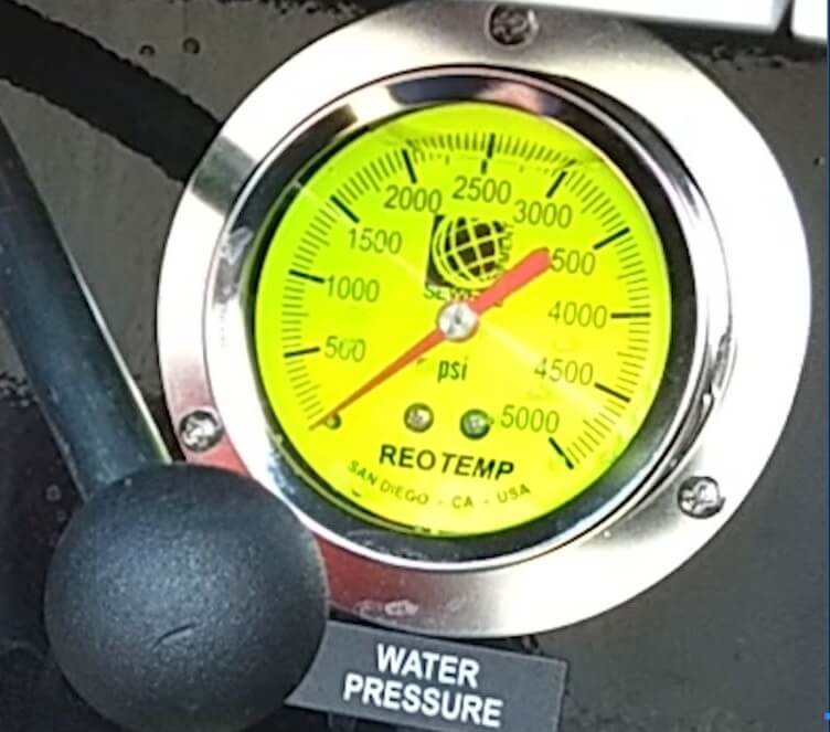 water pressure gauge